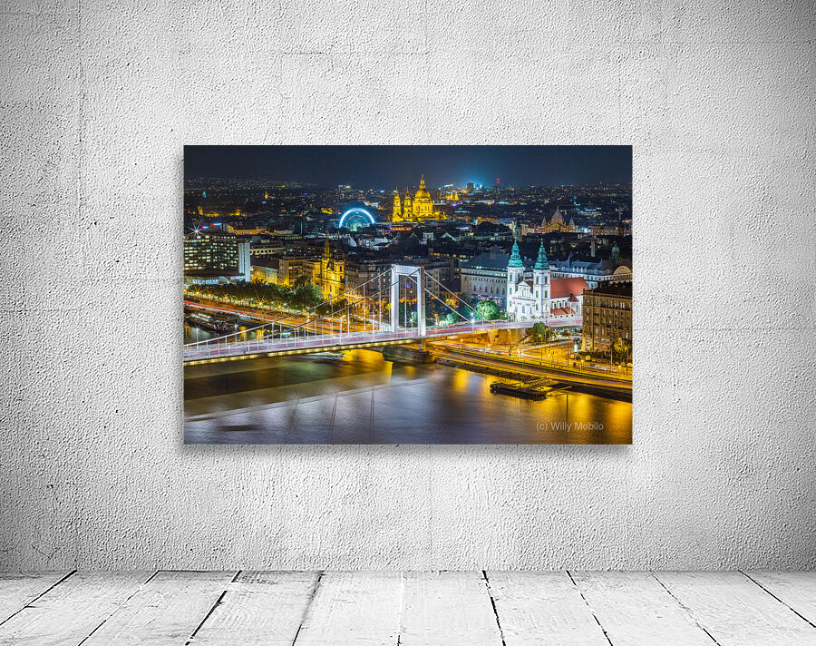 Budapest en nuitee Wall Preview