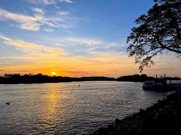 Sunset Port – La Crosse Horizon Téléchargement Numérique
