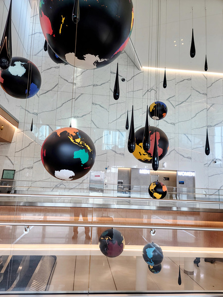 Aerial Drift in La Guardia Airport Téléchargement Numérique