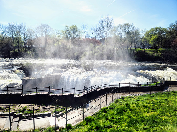 A Moment Between Moments at Paterson Great Falls Historic National Park Téléchargement Numérique