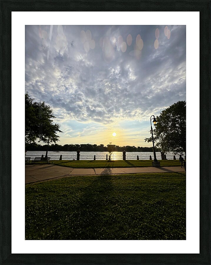 Twilight’s Breath Along the Waterfront Path Impression et Cadre photo