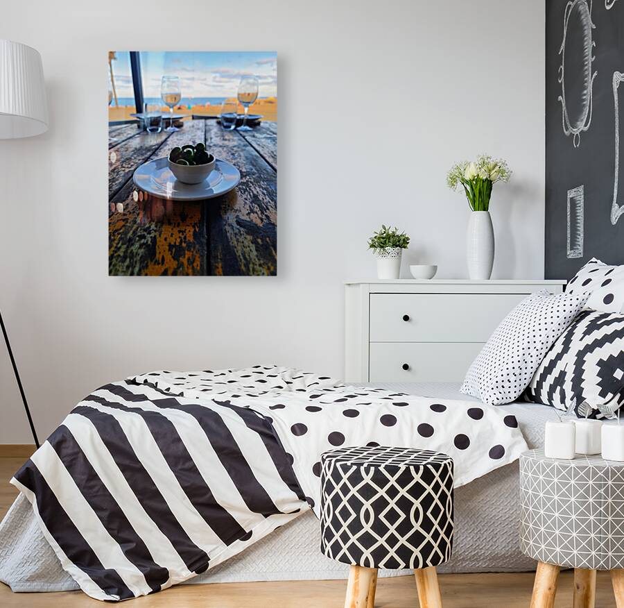 Olive Beach Dining:The Taste of Silence Reproduction