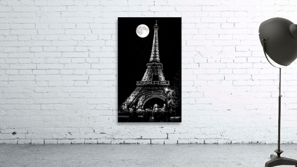 Eiffel Tower at night Wall Preview