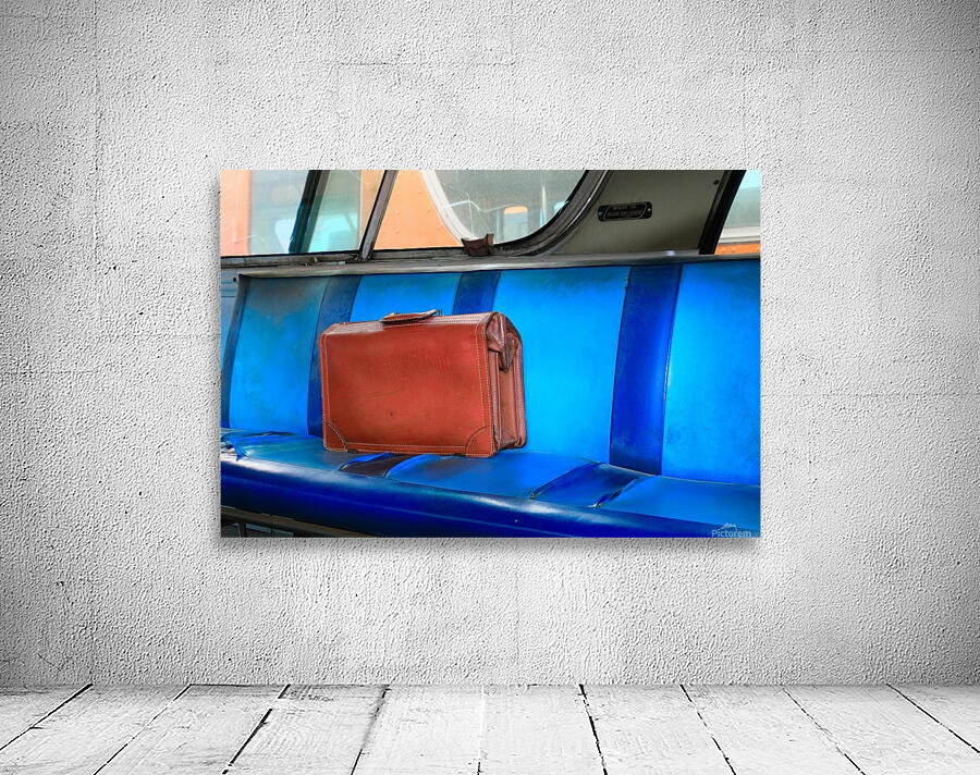 Traditional Brief Case Wall Preview