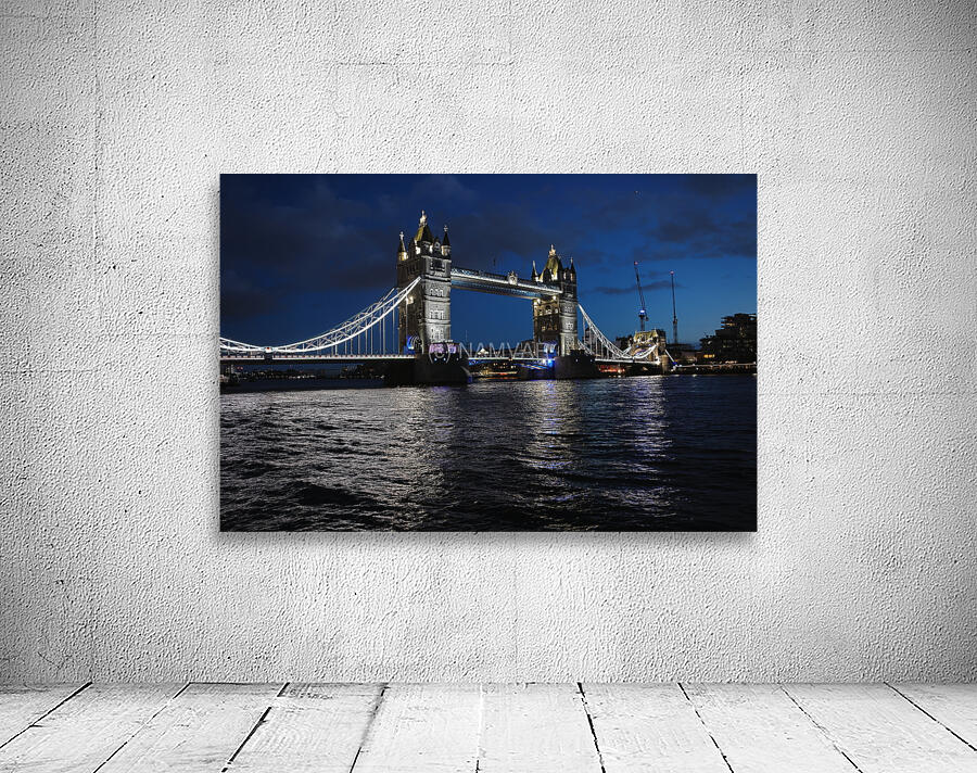 iconic tower bridge Wall Preview