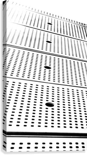 Unaligned Circle with Metal