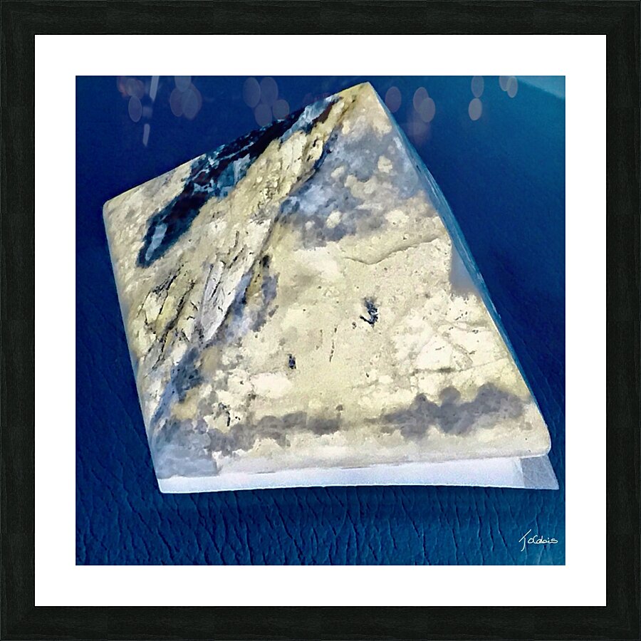 Pyramide  Picture Frame print