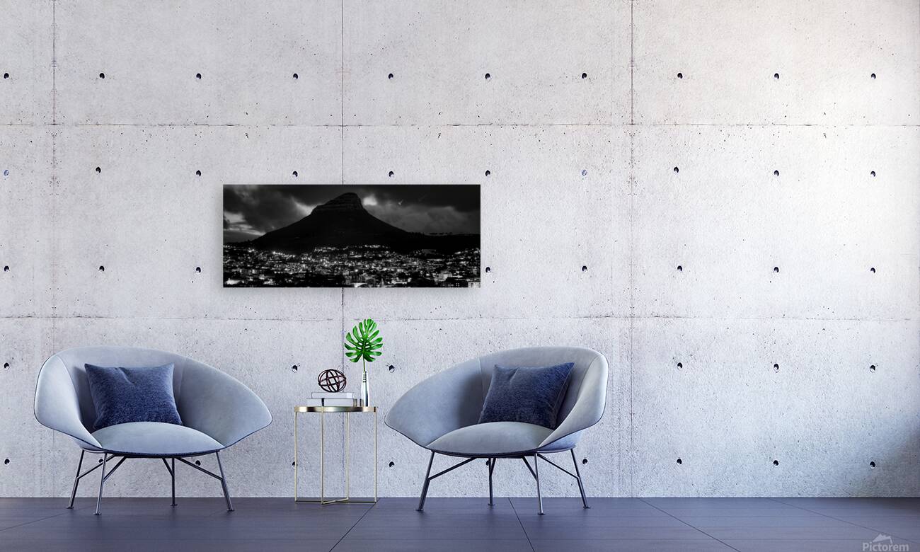 gardens district at lions head at night  panorami Reproduction