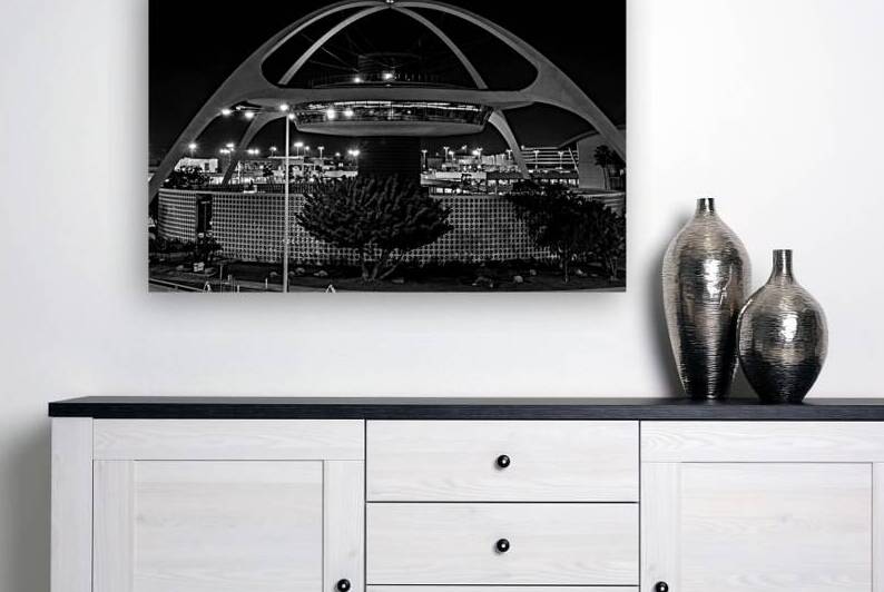 theme building LAX  horizontal 2610 Saucer 13k.jp by Black And White