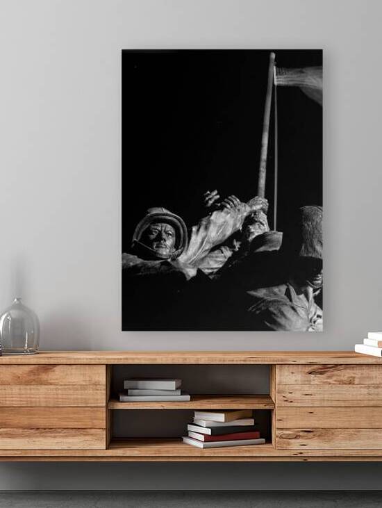 faces iwo jima memorial statue  vertical 400 Iwo by Black And White