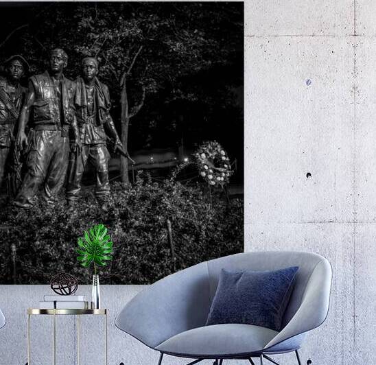 three soldiers statue  square 411 Soldiers 13k.jp by Black And White