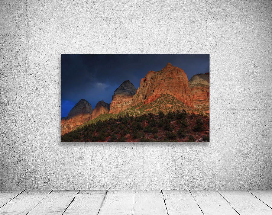 SUNLIT SLIVER Wall Preview