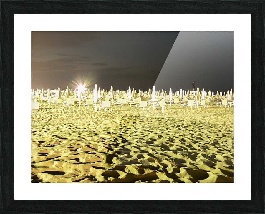 Sandy shore Picture Frame print