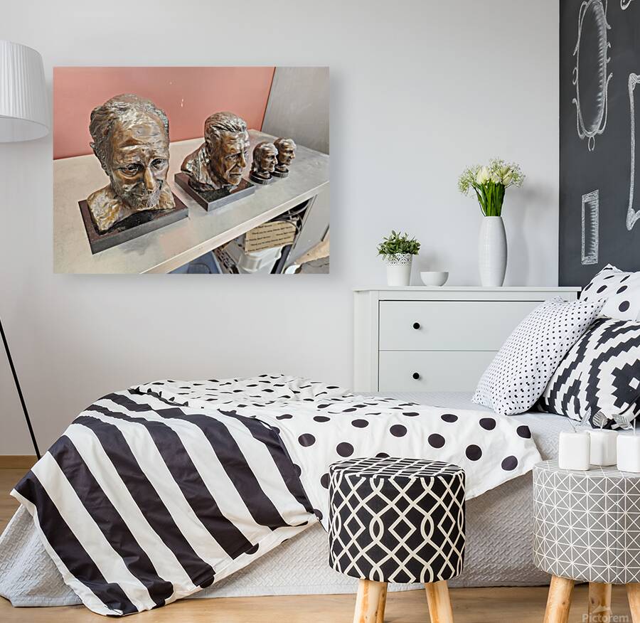 1000018756 Reproduction