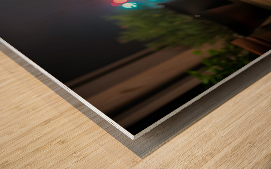 Bulldog Puppy Watches First Fireworks Display Impression sur bois