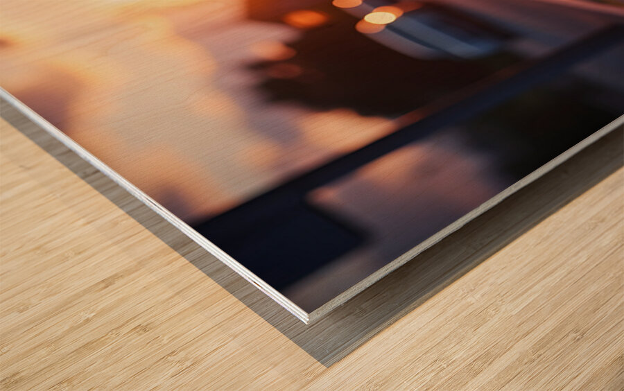 Bichon Frise Puppy Gets Ready For Night Out Impression sur bois