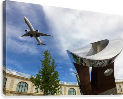117    Momentary Art Canvas Print