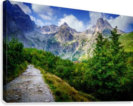 Mountain cottage at the Zelene pleso Canvas Print