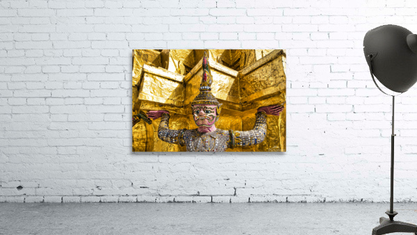 GIANT WARRIOR Wall Preview