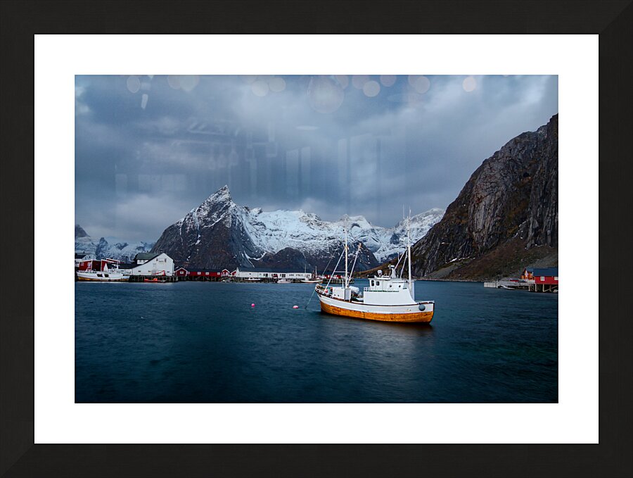 Sakrisoya Olnilsoya Hamnoya  in Winter Picture Frame print