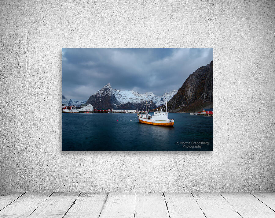 Sakrisoya Olnilsoya Hamnoya  in Winter Wall Preview