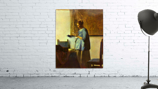 The letter reader Wall Preview